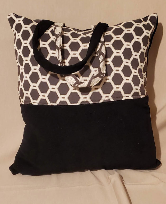 The Puzzle handle Pillow - Image 2