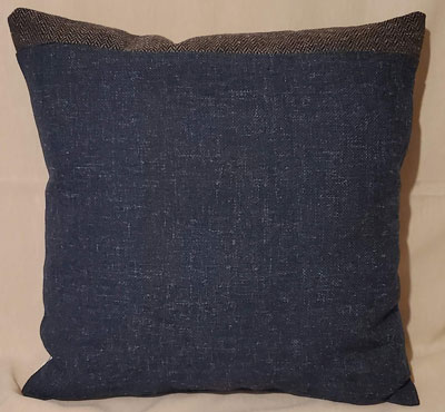 Almost blue side show pillow - Image 2