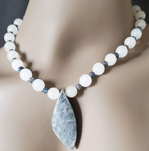 Dumortierite drop pendant necklace