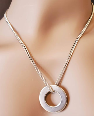 The Circle charm necklace