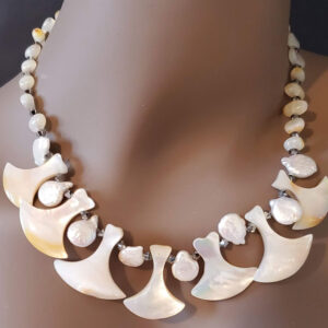 The Mother of Pearls Necklace